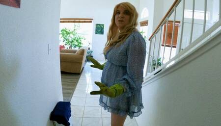 Big tit stepmom fucked hard while cleaning