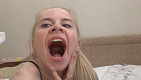 Yawning from Blondie! MP4