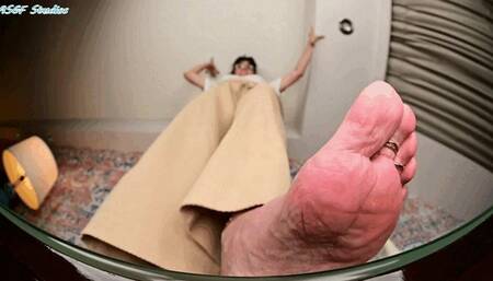 GIGANTIC Latina GILF pure pov GIANTESS Crush! - MOV