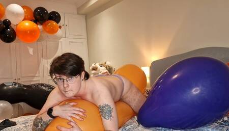 Big sausage balloon riding, orgasm with vibrator -FTM