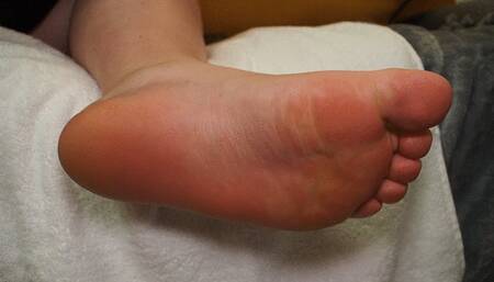 Silence served: sole massage without words