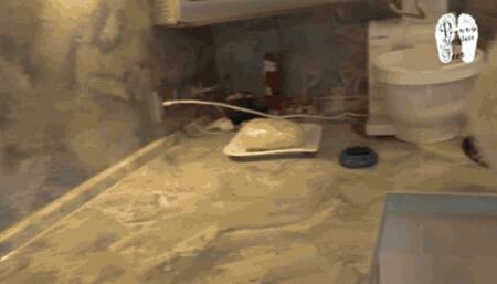 Bake Christmas cookies 2