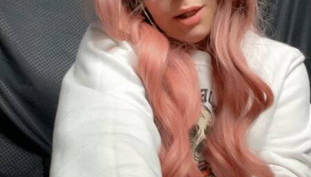 Masturbation and tease (Marlboro red 100’s)