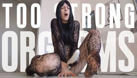 Having the strongest orgasms with vibrator & dick
