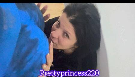 My mother-in-law breaks my mouth with long farts