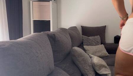 Milf is burping and nud