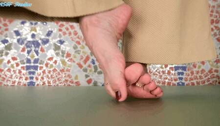 GIGANTIC Latina GILF giantess FEET DOMINATION! Part 2- MP4