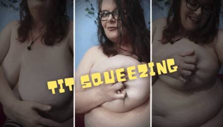 Tit Squeezinng my Big Natural Tits 720p
