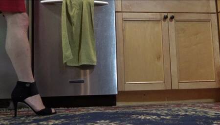 Pink Fox, low walking in the kitchen