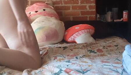 Pillow Humping Orgasms