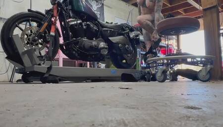 Tiny Voyeur Busted Spying on Cammie in the Garage