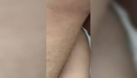 Soquei Forte Na Buceta Da Enteada Que Gemeu Alto No Pau!