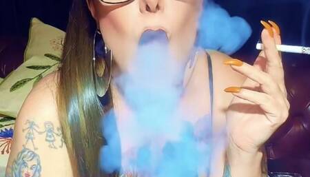 Marlboro Gold - My black and smoky lips are calling for you