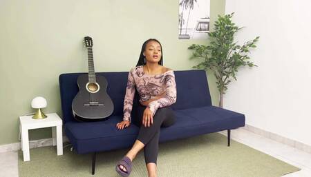 Horny finds an agreement with his teacher...