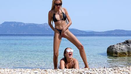3 Golden Showers on the Secret Beach