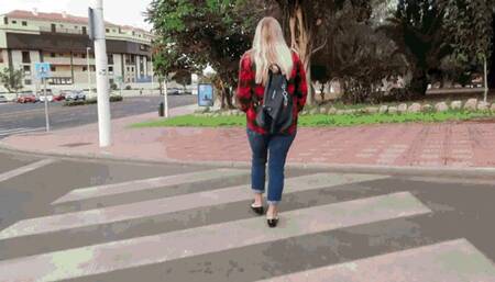 A short walk around the city AVI (1920x1080) FHD