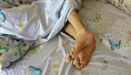 Our legs are in bed WMV (1920x1080) FHD