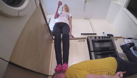 Head Gets Busted Under Chelsea's Shoes FLOOR CAM (4K)