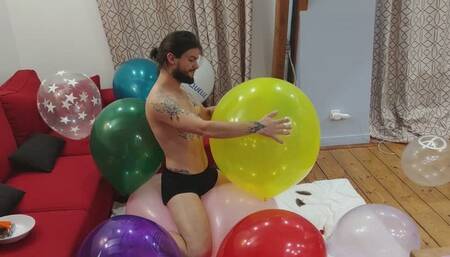 Léo blow and burst balloons