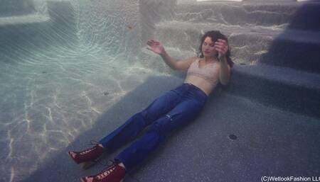 Bella Luxx - Fully Clothed Underwater Show