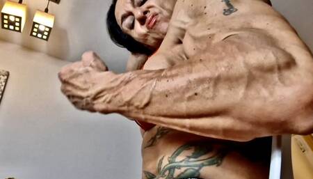 fbb ripped veiny condition smashing computer feats of strength punching pc pumping veiny musces giantess biceps angle show in competition contest last year