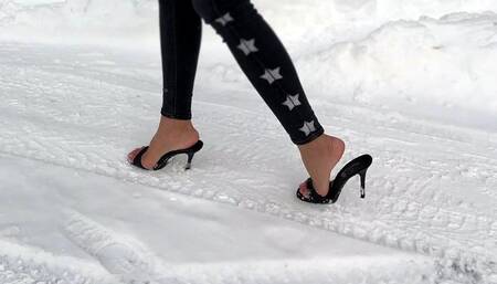 High heels mules on ice, high heels on ice, sandals on ice, snow feet, high heels in snow, mules on ice