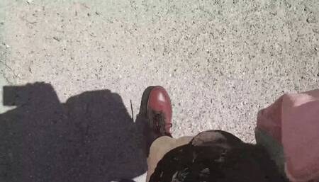 A Refreshing Break in the Park During an Urgent Stroll 1080HD