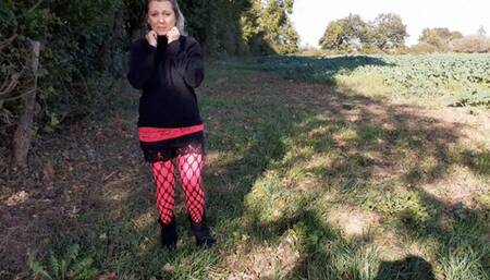 Peeing Desperate Outdoors