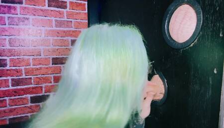 Elizabethhunny Loves Gloryholes