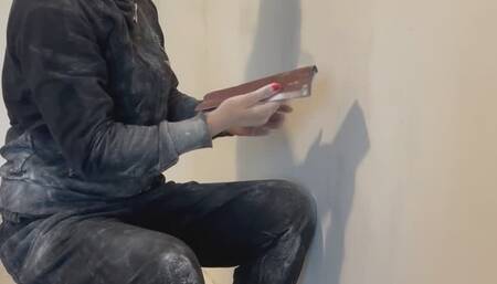 Anna Sparkle show us natural smokers cough while she smoke and spit brown phlegm