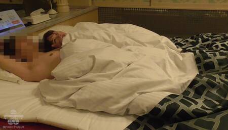 FC2PPV 1378616 【流出】援の個人撮影[No.36]21歳 ガールズバーで働く娘が金欠で援交に【レ