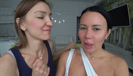 Licks to the cheeks sm Li