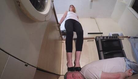 Chelsea's Platform Heels FLOOR CAM (4K)