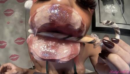 RubyDollLipz's XXXL Lips+Oreo Candy Cane