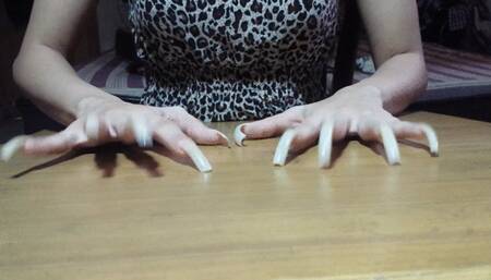 Sadistic Claws Tapping