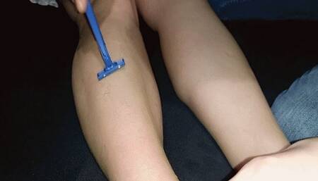 Shaved her legs for better pleasure MP4