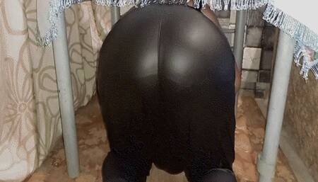 Crumpet is stuck under the table WMV