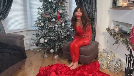 Scarlett Rose in Christmas mummy