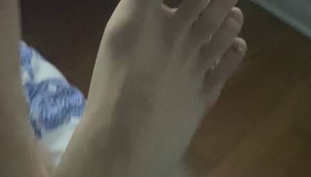 Feet come and see see themmmm !!