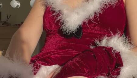 Redhead cumming over vibrator in Christmas dress