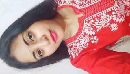 Desi girl Siya cooled down the heat of her pussy with Banana