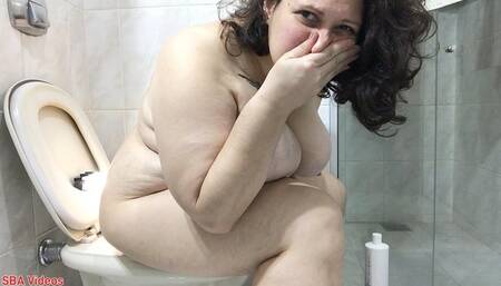 Alexyah's toilet routine | Stink, pee, and big plops