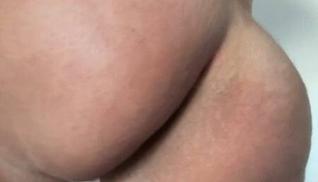 Tu diosa abre su trasero