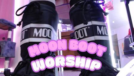 Cheebeezkneez Moon Boot Worship - feet - stomping - socks