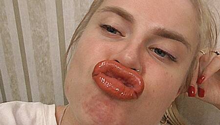 Sweet nude lips! MP4