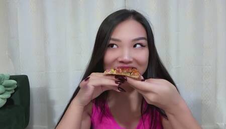 Sakura chooses chews