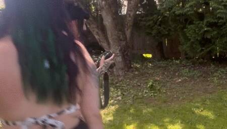 Pantsing Outside with Friends !