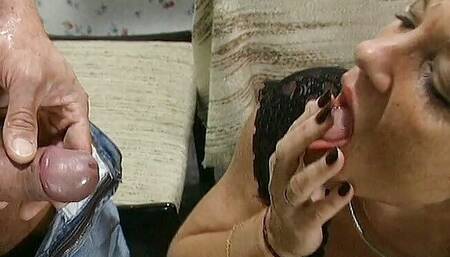 Two MILFs in pissing situation