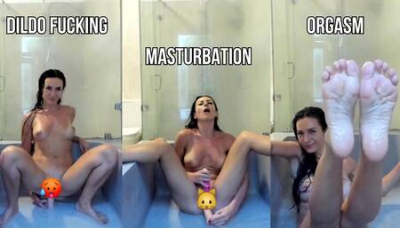 Goddess bathing naked, masturbation with a dildo, orgasm - live stream