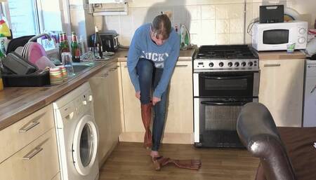 Chelsea's Big Brown Boots Head Crush